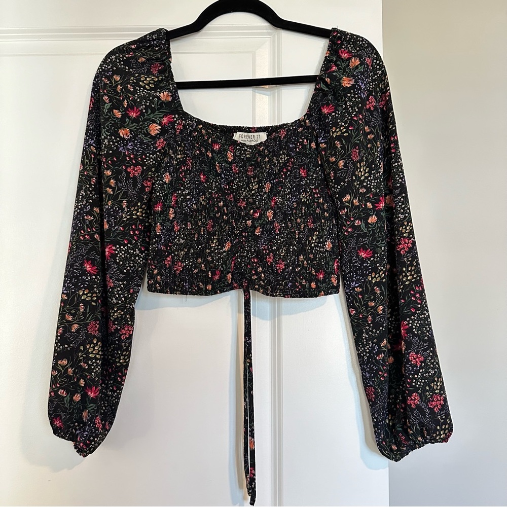 Forever 21 Black Floral Long Sleeve Crop Top Size Small
